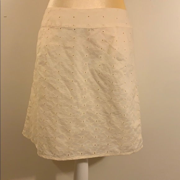 Cream eyelet skirt - Picture 3 of 4